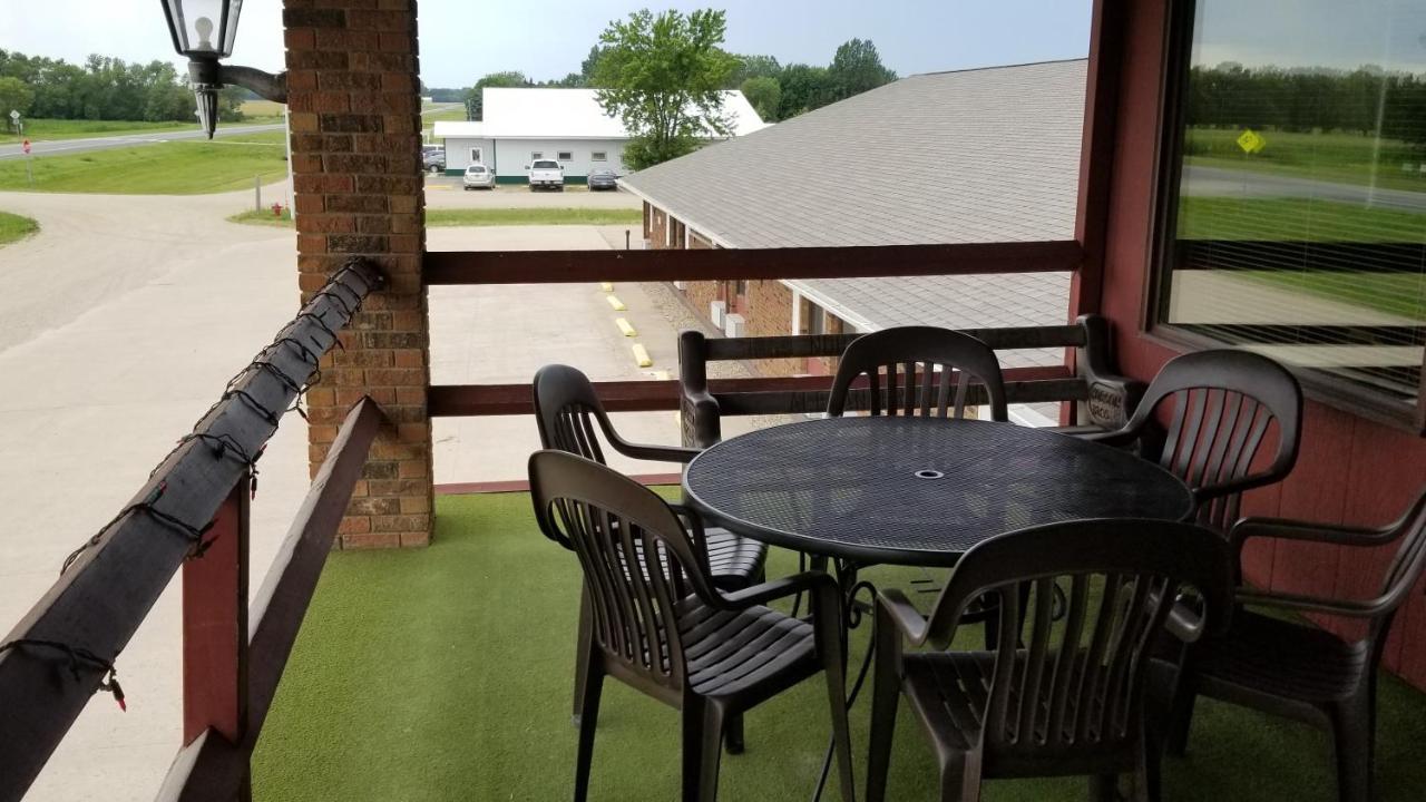 Alexander House Motel Park River Bagian luar foto